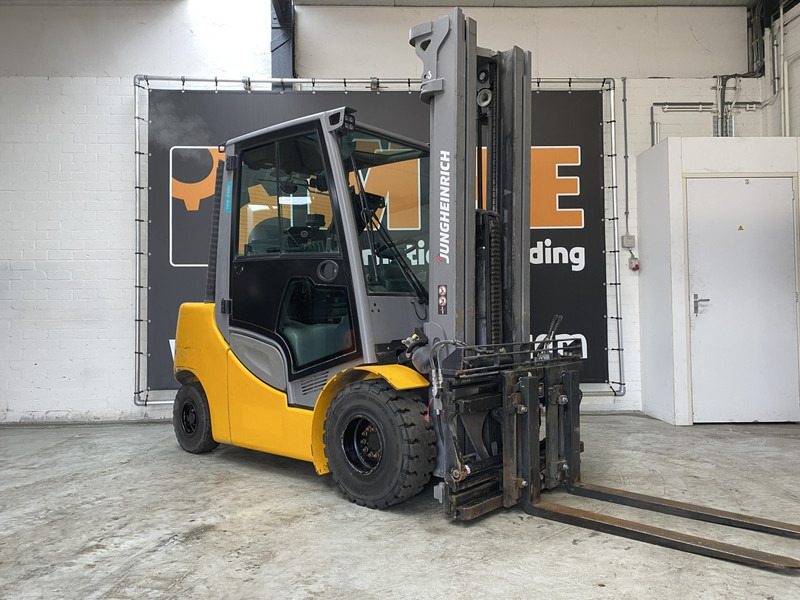 Jungheinrich TFG435s - Treibgasstapler: das Bild 1 Jungheinrich TFG435s - Treibgasstapler: das Bild 1