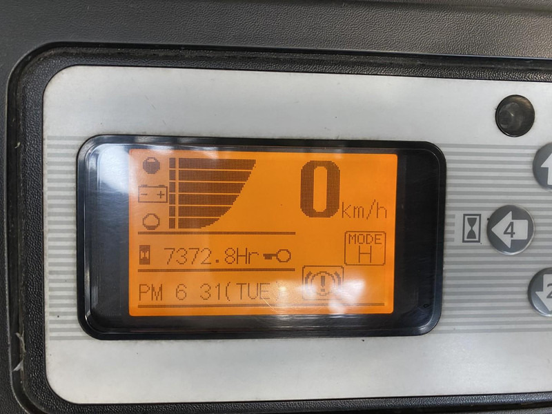 Elektrostapler UniCarriers 1Q1L25Q: das Bild 6 Elektrostapler UniCarriers 1Q1L25Q: das Bild 6