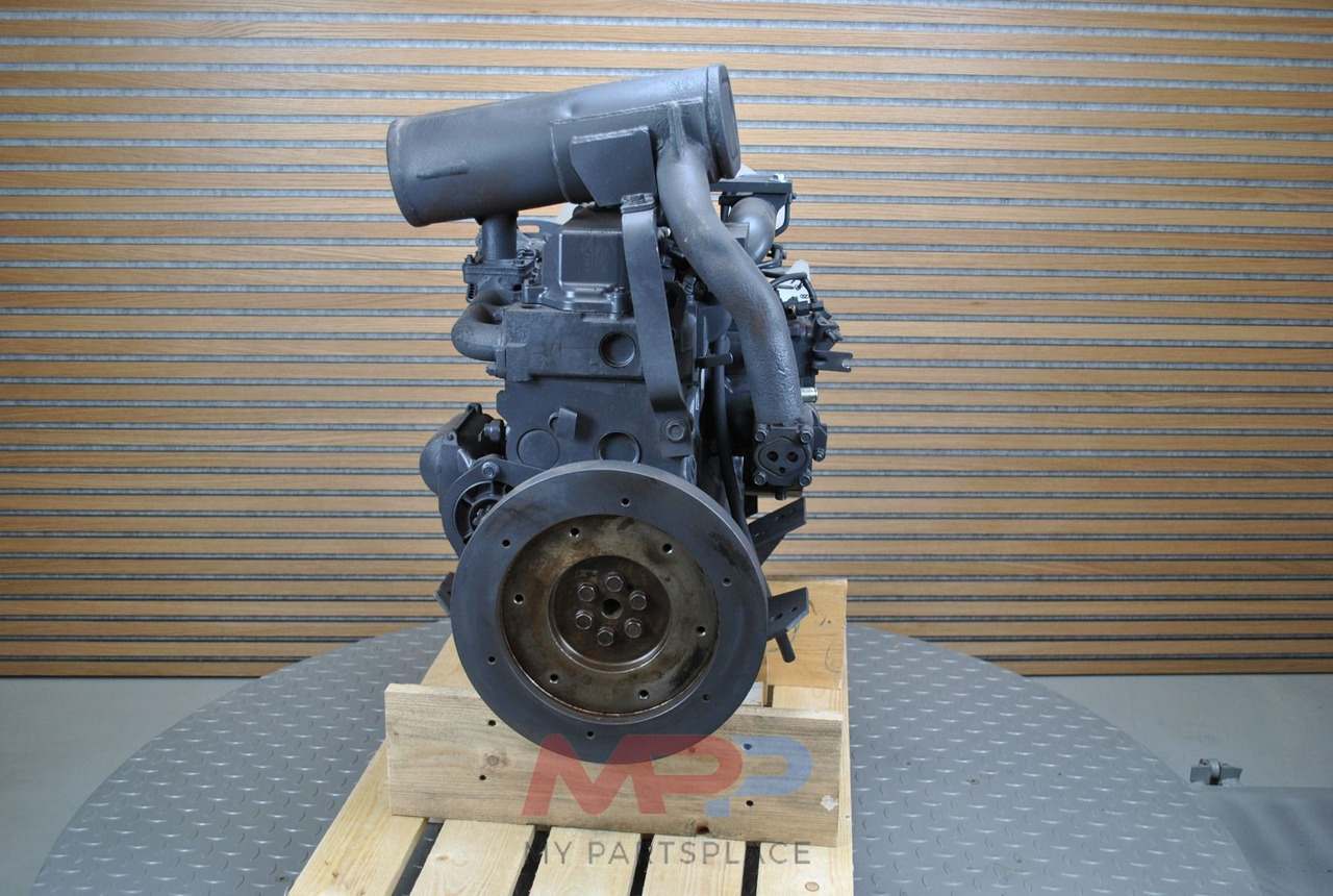 Kubota Gereviseerde Kubota V2403 - Motor für Landmaschine: das Bild 3 Kubota Gereviseerde Kubota V2403 - Motor für Landmaschine: das Bild 3