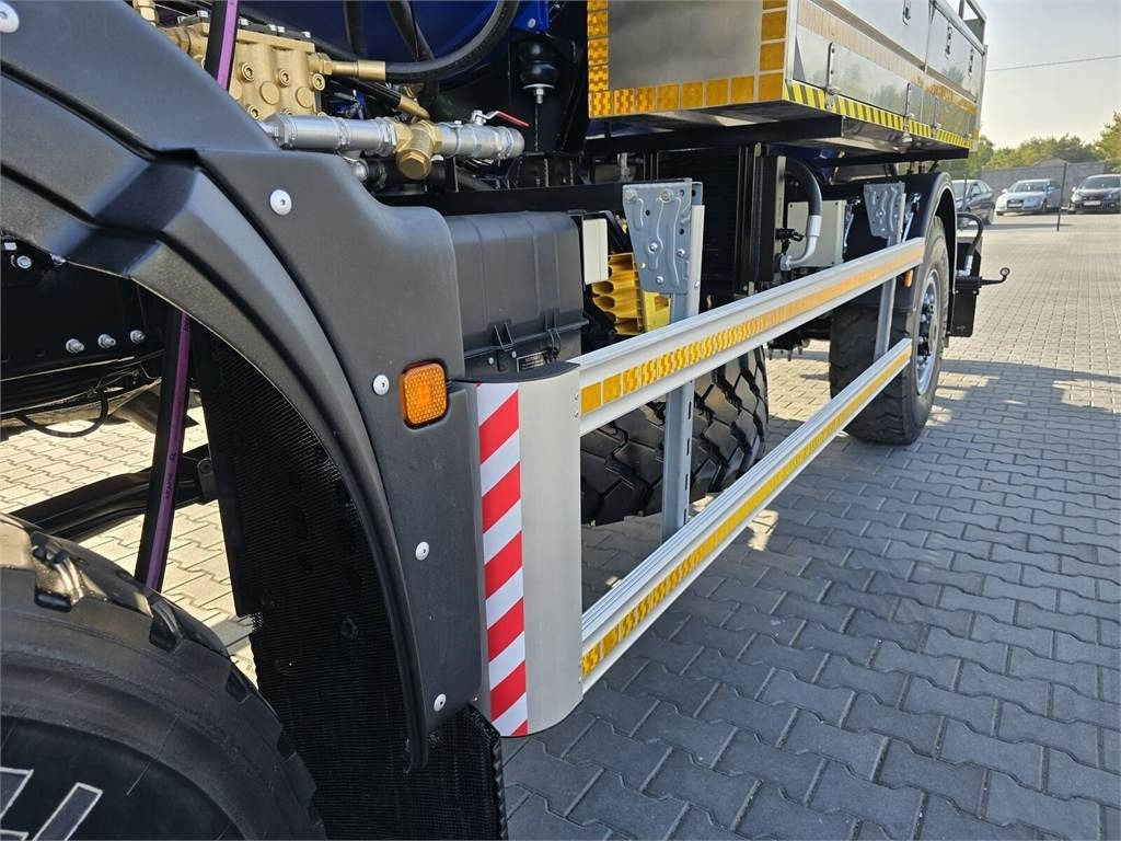 Kommunal-/ Sonderfahrzeug MAN TGM 4x4 GAMON PW8 for collecting liquid waste sepa: das Bild 12