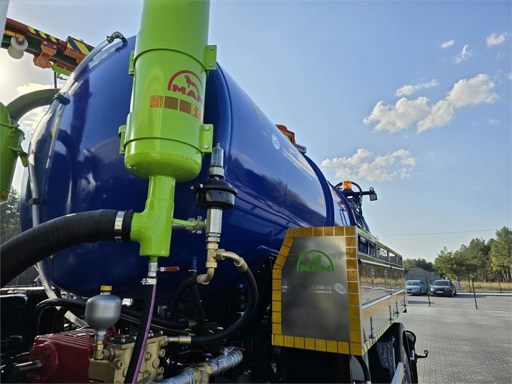Kommunal-/ Sonderfahrzeug MAN TGM 4x4 GAMON PW8 for collecting liquid waste sepa: das Bild 13