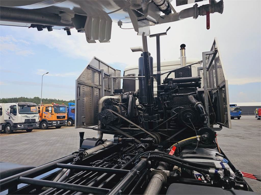 Saug-/ Spülfahrzeug MAN JUROP VJC9 / 5 2010 WUKO for collecting liquid was: das Bild 32