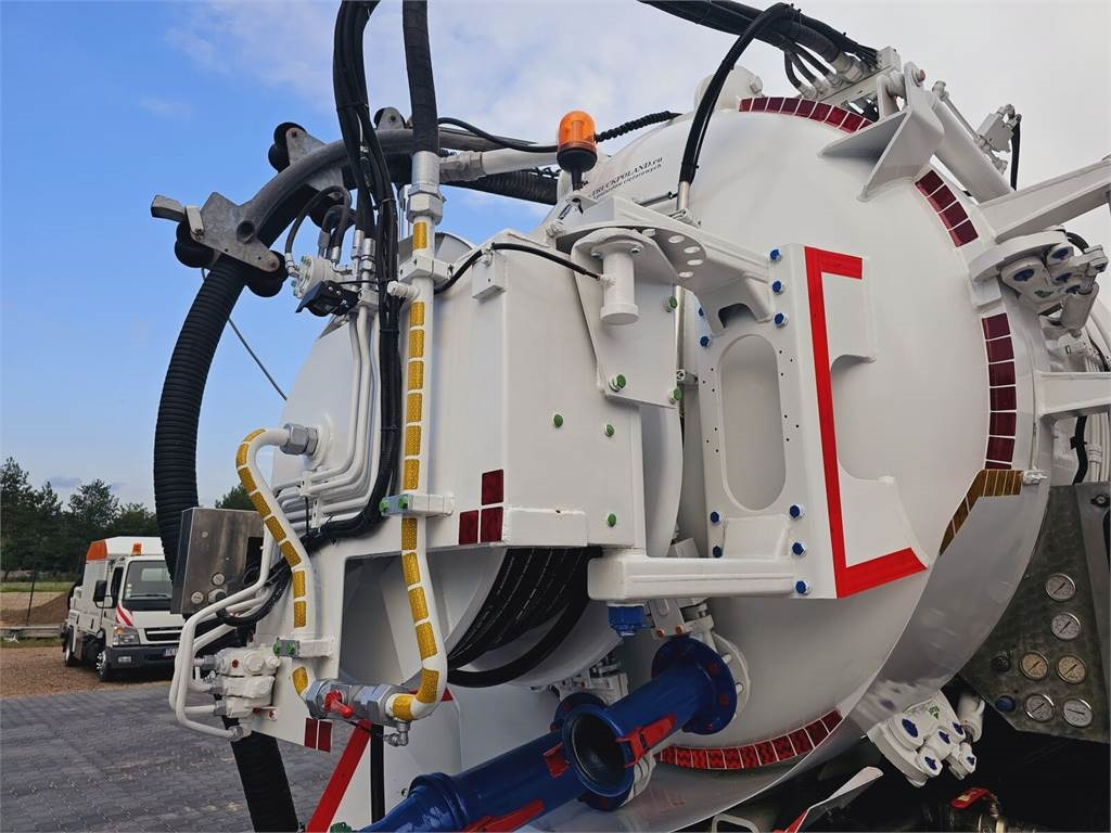 Saug-/ Spülfahrzeug MAN JUROP VJC9 / 5 2010 WUKO for collecting liquid was: das Bild 17