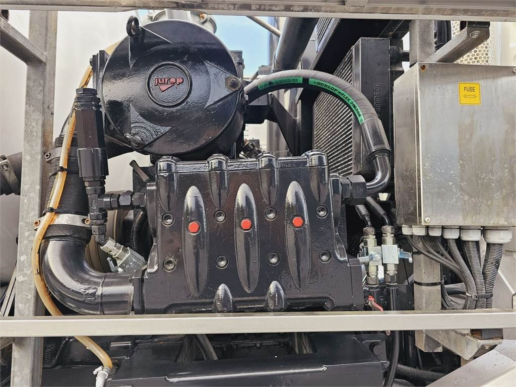 Saug-/ Spülfahrzeug MAN JUROP VJC9 / 5 2010 WUKO for collecting liquid was: das Bild 24