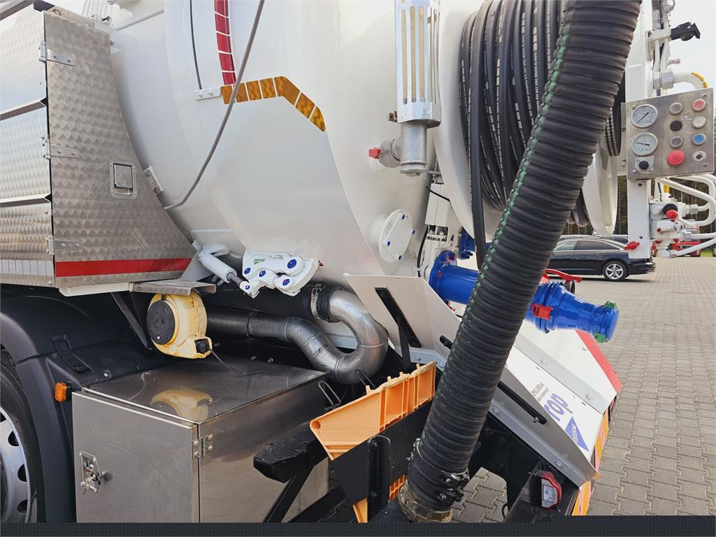 Saug-/ Spülfahrzeug MAN JUROP VJC9 / 5 2010 WUKO for collecting liquid was: das Bild 14