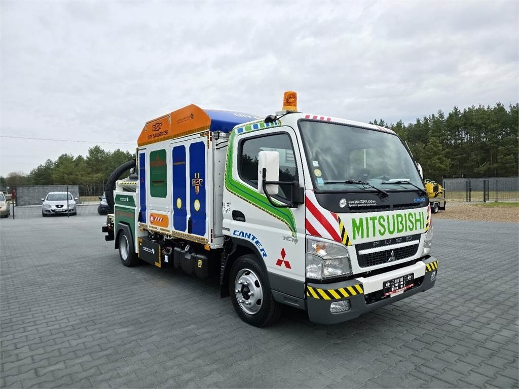 Mitsubishi CANTER odkurzacz koparka ssąca Saugbagger CITY SAU - Saug-/ Spülfahrzeug: das Bild 2 Mitsubishi CANTER odkurzacz koparka ssąca Saugbagger CITY SAU - Saug-/ Spülfahrzeug: das Bild 2
