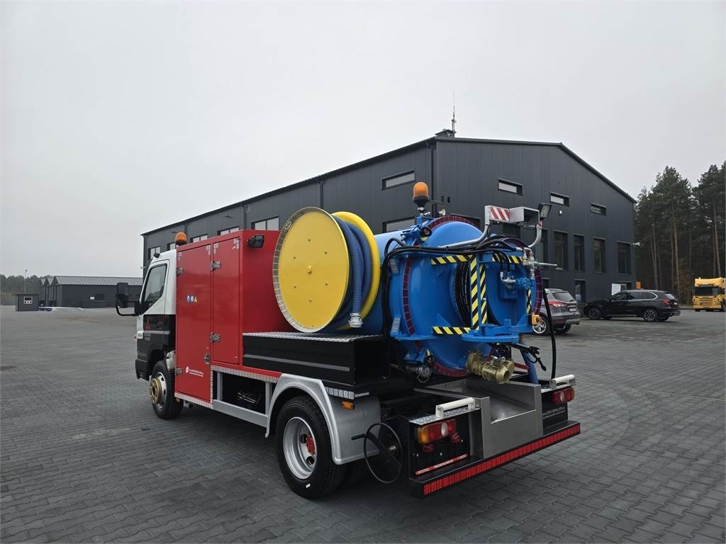 Mitsubishi RIONED COMBI WUKO FOR CLEANING SEWAGE - Saug-/ Spülfahrzeug: das Bild 4 Mitsubishi RIONED COMBI WUKO FOR CLEANING SEWAGE - Saug-/ Spülfahrzeug: das Bild 4
