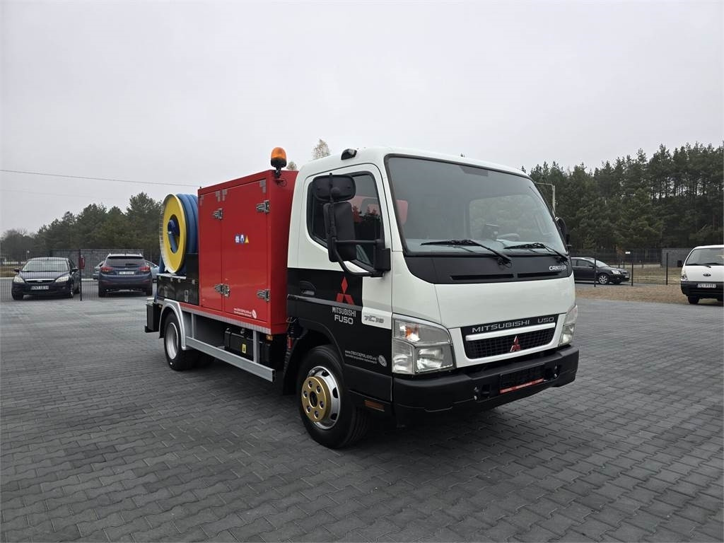 Mitsubishi RIONED COMBI WUKO FOR CLEANING SEWAGE - Saug-/ Spülfahrzeug: das Bild 2 Mitsubishi RIONED COMBI WUKO FOR CLEANING SEWAGE - Saug-/ Spülfahrzeug: das Bild 2