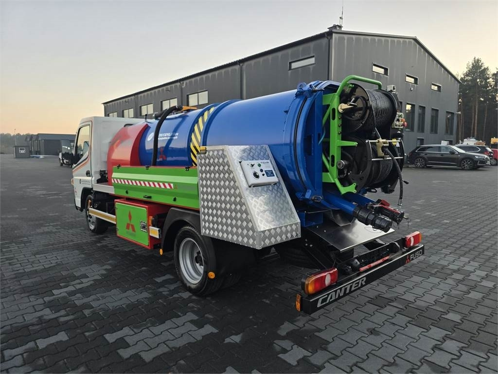 Mitsubishi ROM SMART COMBI WUKO HOT WATER FOR CLEANING SEWAGE - Saug-/ Spülfahrzeug: das Bild 5 Mitsubishi ROM SMART COMBI WUKO HOT WATER FOR CLEANING SEWAGE - Saug-/ Spülfahrzeug: das Bild 5