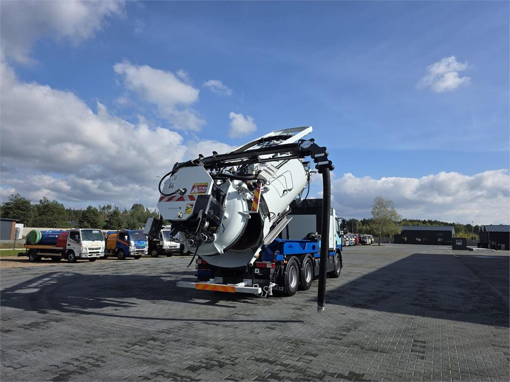 Renault for collecting liquid waste - Saug-/ Spülfahrzeug: das Bild 1 Renault for collecting liquid waste - Saug-/ Spülfahrzeug: das Bild 1