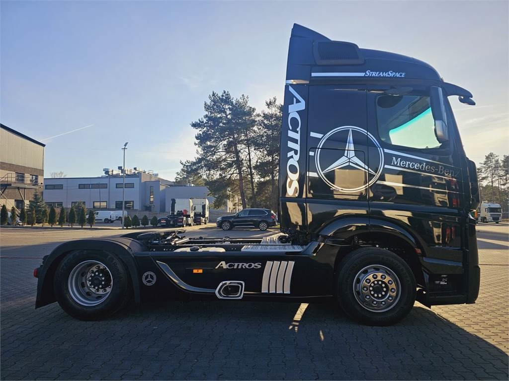 Mercedes-Benz ACTROS 1843 - Sattelzugmaschine: das Bild 5 Mercedes-Benz ACTROS 1843 - Sattelzugmaschine: das Bild 5