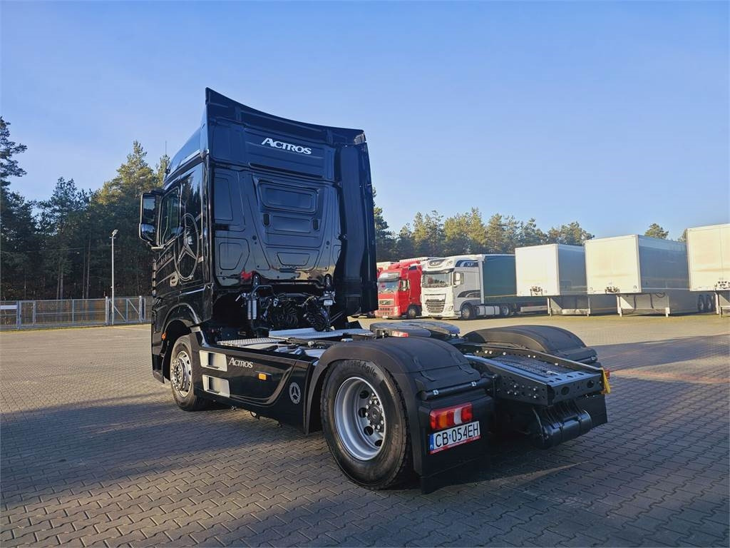 Mercedes-Benz ACTROS 1843 - Sattelzugmaschine: das Bild 3 Mercedes-Benz ACTROS 1843 - Sattelzugmaschine: das Bild 3