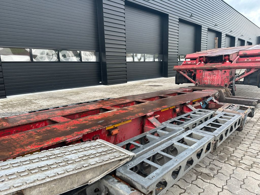 Faymonville 2 achs. tiefbett / 2 x ausziehbar / baggerbett Faymonville 2 achs. tiefbett / 2 x ausziehbar / baggerbett - Tieflader Auflieger: das Bild 4 Faymonville 2 achs. tiefbett / 2 x ausziehbar / baggerbett Faymonville 2 achs. tiefbett / 2 x ausziehbar / baggerbett - Tieflader Auflieger: das Bild 4