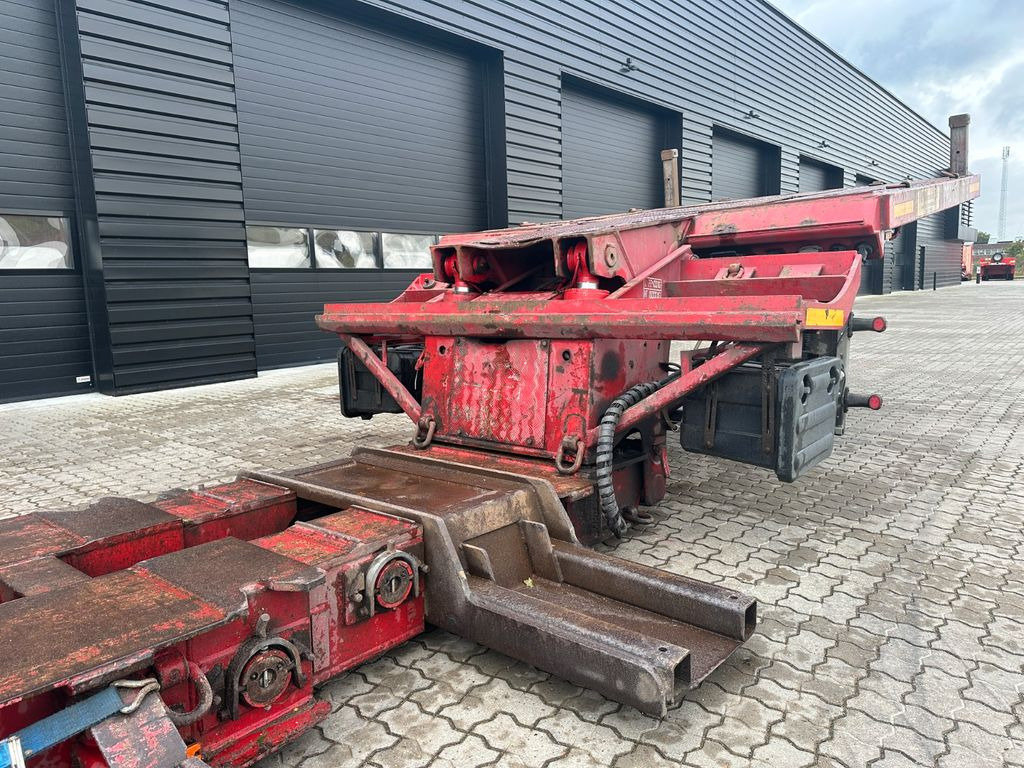 Faymonville 2 achs. tiefbett / 2 x ausziehbar / baggerbett Faymonville 2 achs. tiefbett / 2 x ausziehbar / baggerbett - Tieflader Auflieger: das Bild 5 Faymonville 2 achs. tiefbett / 2 x ausziehbar / baggerbett Faymonville 2 achs. tiefbett / 2 x ausziehbar / baggerbett - Tieflader Auflieger: das Bild 5