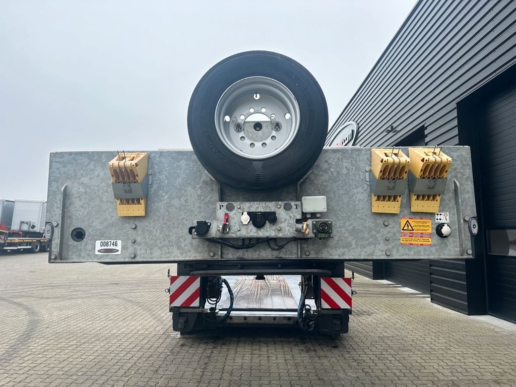 Faymonville Maxtrailer 3 achs. tiefbett / Pendelachsen Faymonville Maxtrailer 3 achs. tiefbett / Pendelachsen - Tieflader Auflieger: das Bild 4 Faymonville Maxtrailer 3 achs. tiefbett / Pendelachsen Faymonville Maxtrailer 3 achs. tiefbett / Pendelachsen - Tieflader Auflieger: das Bild 4