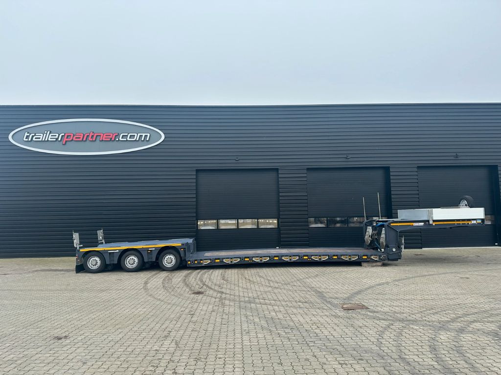 Faymonville Maxtrailer 3 achs. tiefbett / Pendelachsen Faymonville Maxtrailer 3 achs. tiefbett / Pendelachsen - Tieflader Auflieger: das Bild 1 Faymonville Maxtrailer 3 achs. tiefbett / Pendelachsen Faymonville Maxtrailer 3 achs. tiefbett / Pendelachsen - Tieflader Auflieger: das Bild 1