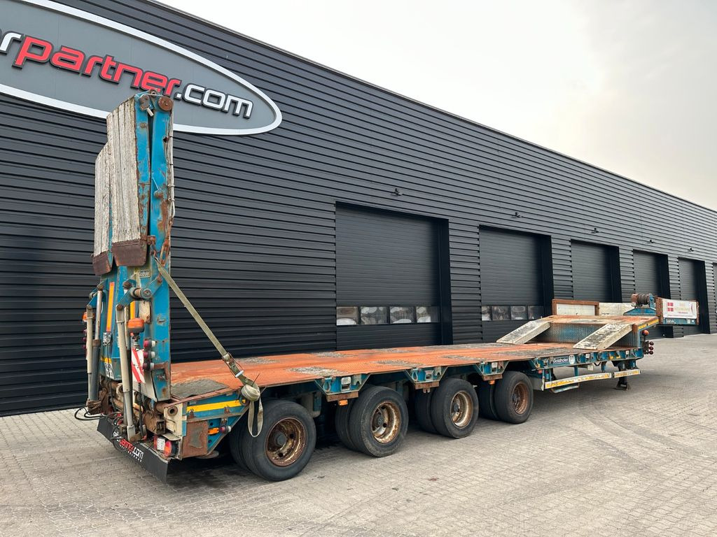 Goldhofer 4 achs tieflader / ausziehbar Goldhofer 4 achs tieflader / ausziehbar - Tieflader Auflieger: das Bild 2 Goldhofer 4 achs tieflader / ausziehbar Goldhofer 4 achs tieflader / ausziehbar - Tieflader Auflieger: das Bild 2