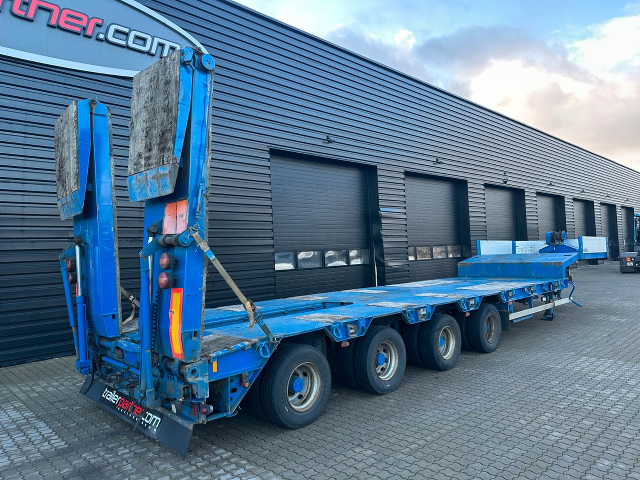 Goldhofer 4 achs tieflader / rampen / 4 x zwangsgelenkt - Tieflader Auflieger: das Bild 2 Goldhofer 4 achs tieflader / rampen / 4 x zwangsgelenkt - Tieflader Auflieger: das Bild 2