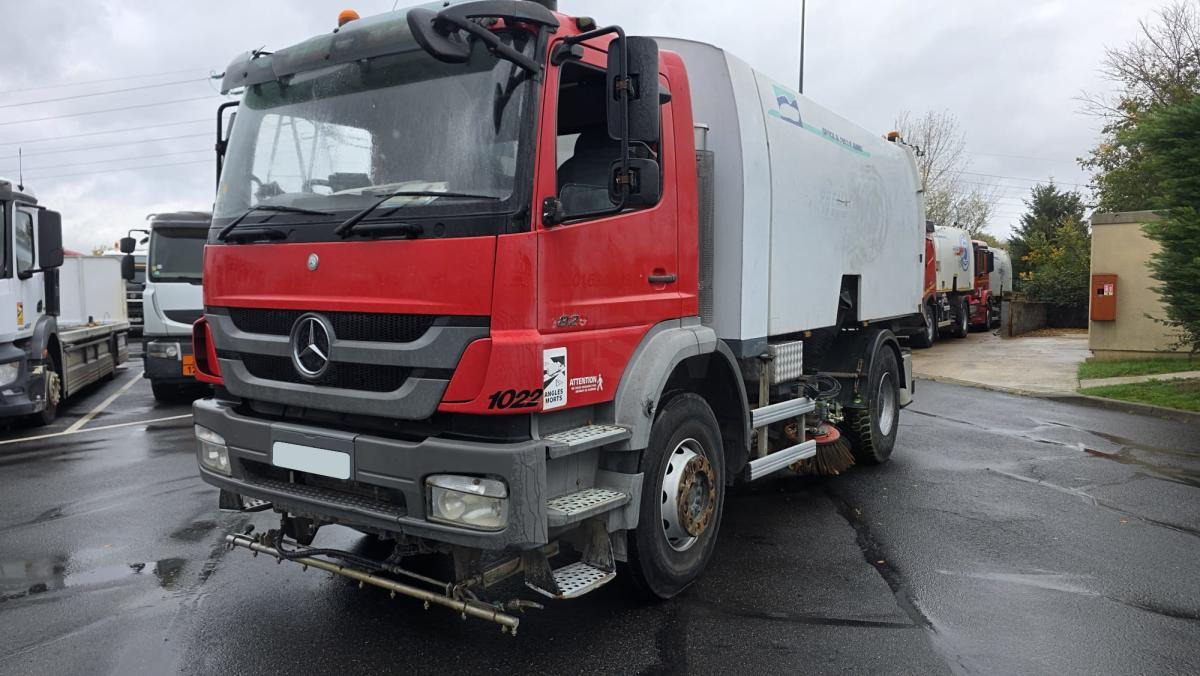Mercedes Axor 1829 KO - Kehrmaschine: das Bild 1 Mercedes Axor 1829 KO - Kehrmaschine: das Bild 1