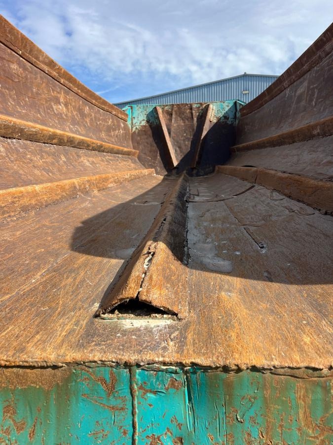 Robuste S3302V2C - Kipper Auflieger: das Bild 4 Robuste S3302V2C - Kipper Auflieger: das Bild 4