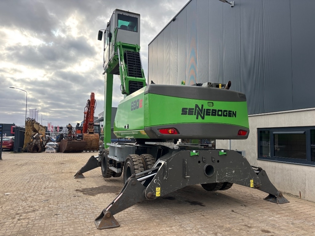 Sennebogen 830 E - 830 E MHD - 830 E M - 830M - 830E - Umschlagbagger: das Bild 3 Sennebogen 830 E - 830 E MHD - 830 E M - 830M - 830E - Umschlagbagger: das Bild 3