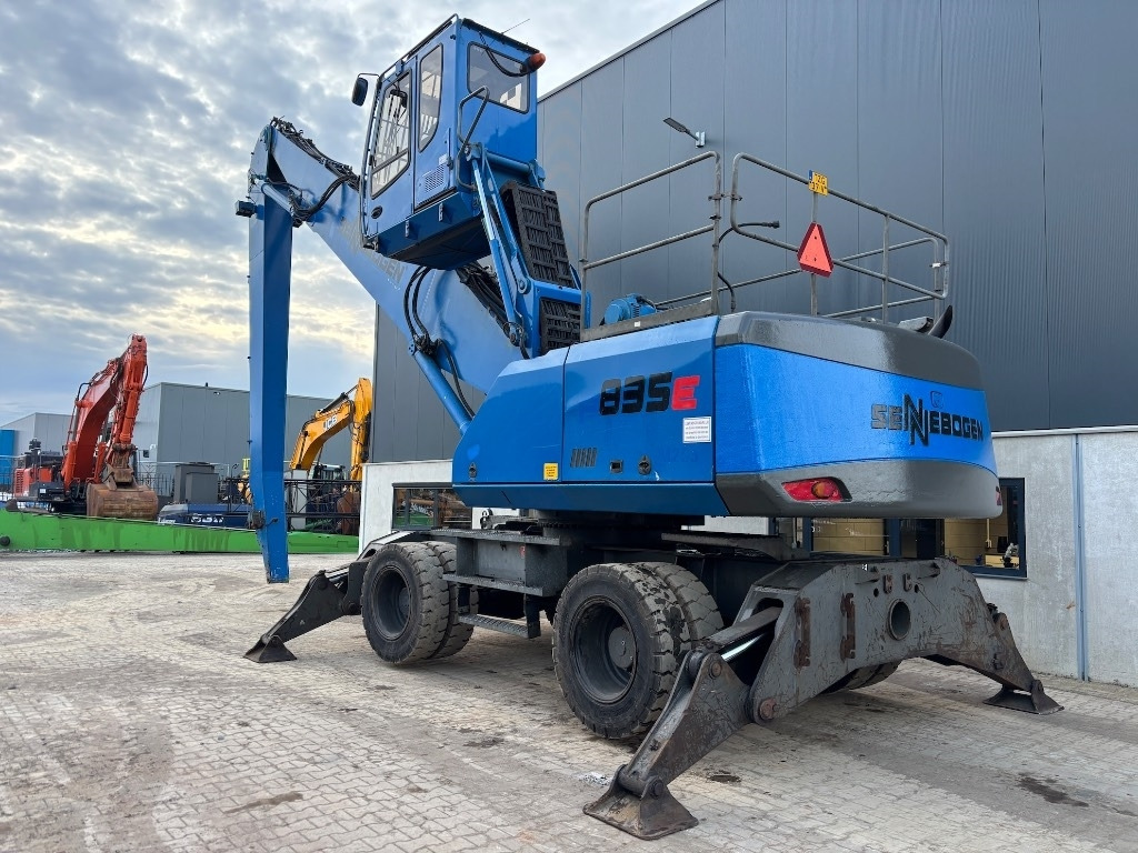 Sennebogen 835E - 835 E - Umschlagbagger: das Bild 2 Sennebogen 835E - 835 E - Umschlagbagger: das Bild 2