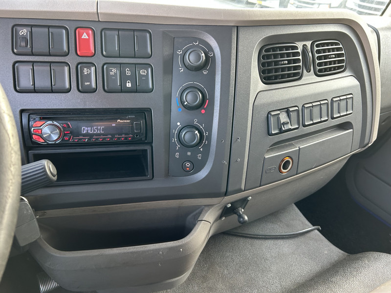 DAF LF 210 FA / 12 Ton / 557 dlm / Curtainside / Loadlift / APK TUV 05-26 - Plane LKW: das Bild 5 DAF LF 210 FA / 12 Ton / 557 dlm / Curtainside / Loadlift / APK TUV 05-26 - Plane LKW: das Bild 5