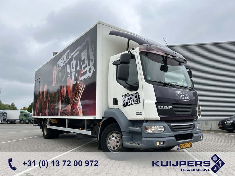 DAF LF55 220 Euro 4 / 12 Ton / 673 dkm / Box / Loadlift / APK TUV 01-26 - Koffer LKW: das Bild 1 DAF LF55 220 Euro 4 / 12 Ton / 673 dkm / Box / Loadlift / APK TUV 01-26 - Koffer LKW: das Bild 1