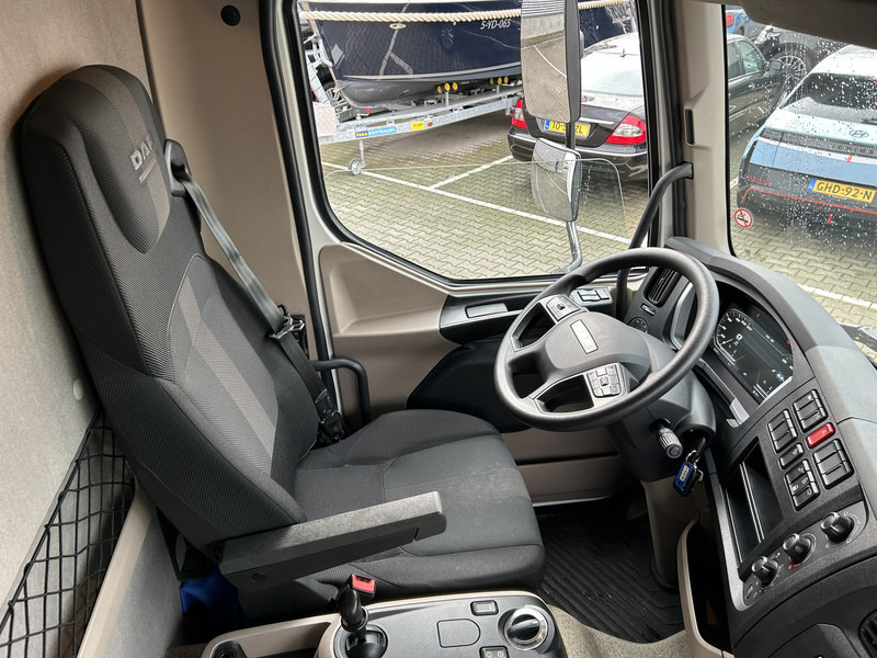 DAF XB 290 FA / 16 Ton / Nieuwe Tacho V2 / Box / Laadklep / APK 12-26 - Koffer LKW: das Bild 3 DAF XB 290 FA / 16 Ton / Nieuwe Tacho V2 / Box / Laadklep / APK 12-26 - Koffer LKW: das Bild 3