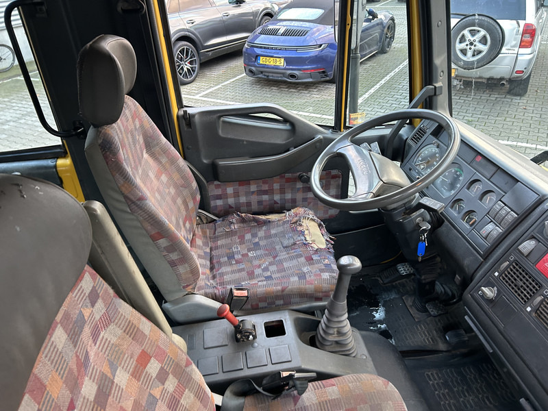 Iveco EuroCargo 80E15 / Double Cab / Manual / 427 dkm / Blad - Blad / Box Truck - Koffer LKW: das Bild 3 Iveco EuroCargo 80E15 / Double Cab / Manual / 427 dkm / Blad - Blad / Box Truck - Koffer LKW: das Bild 3