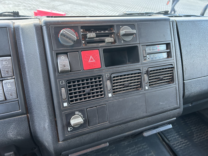 Iveco EuroCargo 80E15 / Double Cab / Manual / 427 dkm / Blad - Blad / Box Truck - Koffer LKW: das Bild 5 Iveco EuroCargo 80E15 / Double Cab / Manual / 427 dkm / Blad - Blad / Box Truck - Koffer LKW: das Bild 5