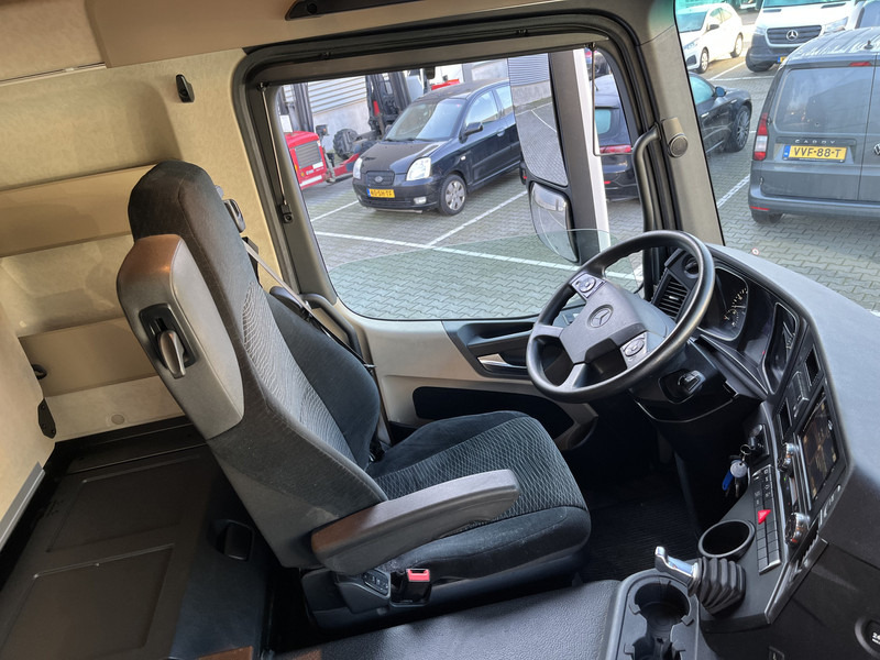 Mercedes-Benz Actros 2124 StreamSpace / 410 dkm / Box 7.5 mtr / Laadklep / APK 08-25 - Koffer LKW: das Bild 3 Mercedes-Benz Actros 2124 StreamSpace / 410 dkm / Box 7.5 mtr / Laadklep / APK 08-25 - Koffer LKW: das Bild 3