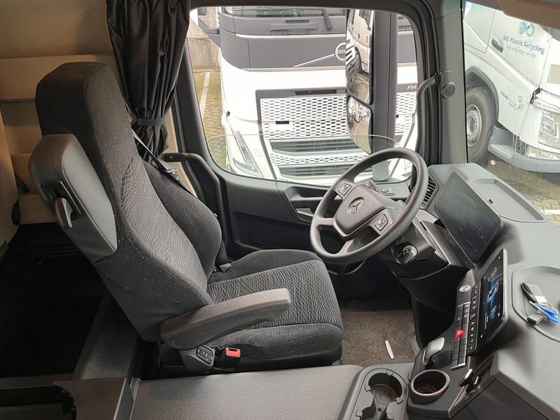 Mercedes-Benz Actros 2127 / Schuifzeil Box / Laadklep / APK 07-25 - Plane LKW: das Bild 3 Mercedes-Benz Actros 2127 / Schuifzeil Box / Laadklep / APK 07-25 - Plane LKW: das Bild 3