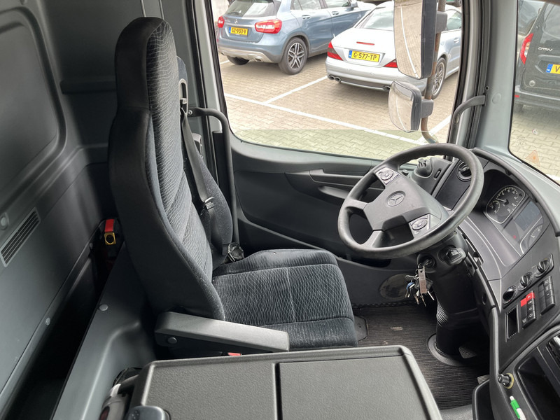Mercedes-Benz Atego 818 / 8 Ton / 725 dkm / Koffer / LBW / APK TUV 07-25 - Koffer LKW: das Bild 3 Mercedes-Benz Atego 818 / 8 Ton / 725 dkm / Koffer / LBW / APK TUV 07-25 - Koffer LKW: das Bild 3
