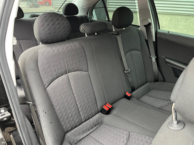 Mercedes-Benz E-Klasse / Limousine / 240 Avantgarde / 4-Matic / 8-pers / APK/TUV 09-2026 - Limousine: das Bild 5 Mercedes-Benz E-Klasse / Limousine / 240 Avantgarde / 4-Matic / 8-pers / APK/TUV 09-2026 - Limousine: das Bild 5