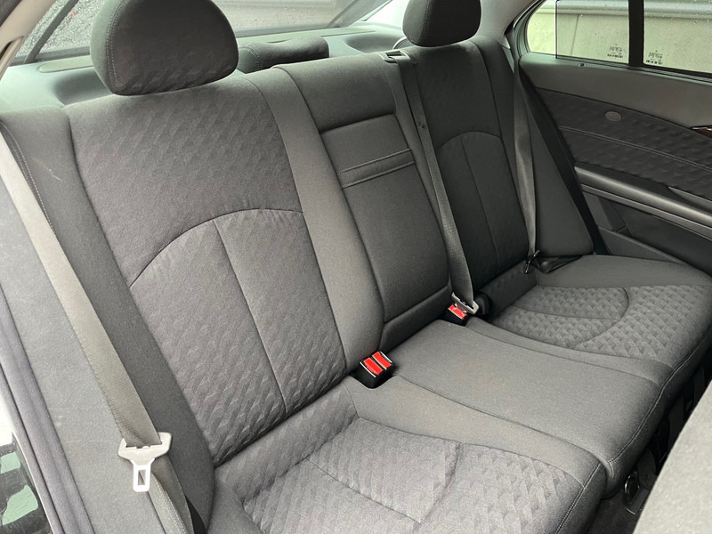 Mercedes-Benz E-Klasse / Limousine / 240 Avantgarde / 4-Matic / 8-pers / APK/TUV 09-2026 - Limousine: das Bild 4 Mercedes-Benz E-Klasse / Limousine / 240 Avantgarde / 4-Matic / 8-pers / APK/TUV 09-2026 - Limousine: das Bild 4