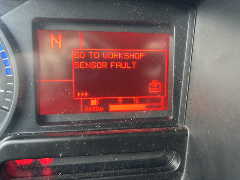 Renault D 210 Euro 6 C / 12 Ton / 293 dkm / Box / Loadlift / APK TUV 09-26 - Koffer LKW: das Bild 5 Renault D 210 Euro 6 C / 12 Ton / 293 dkm / Box / Loadlift / APK TUV 09-26 - Koffer LKW: das Bild 5