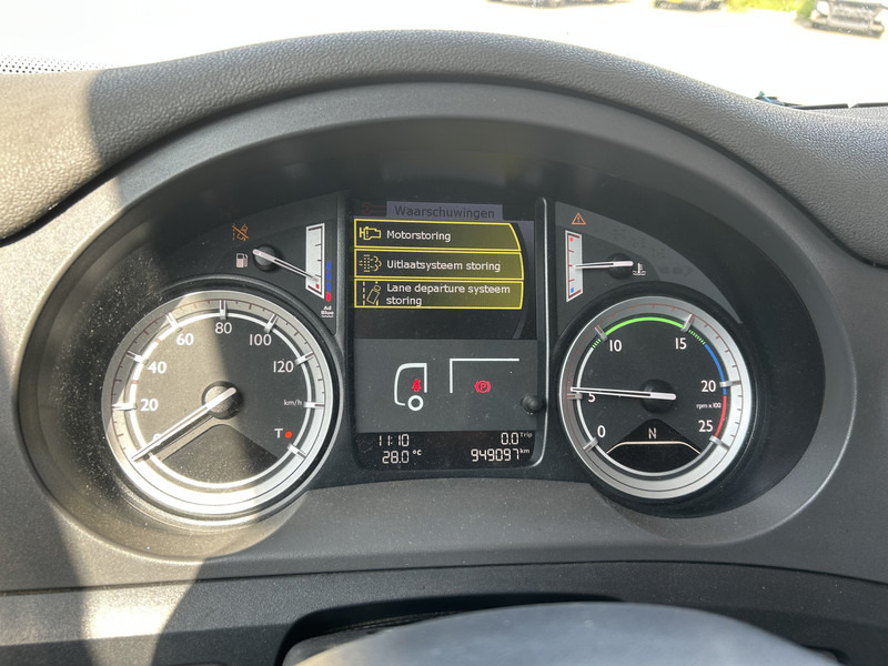DAF CF 400 FT Comfort Sleeper Cab / 949 dkm / APK TUV 01-26 - Sattelzugmaschine: das Bild 4 DAF CF 400 FT Comfort Sleeper Cab / 949 dkm / APK TUV 01-26 - Sattelzugmaschine: das Bild 4
