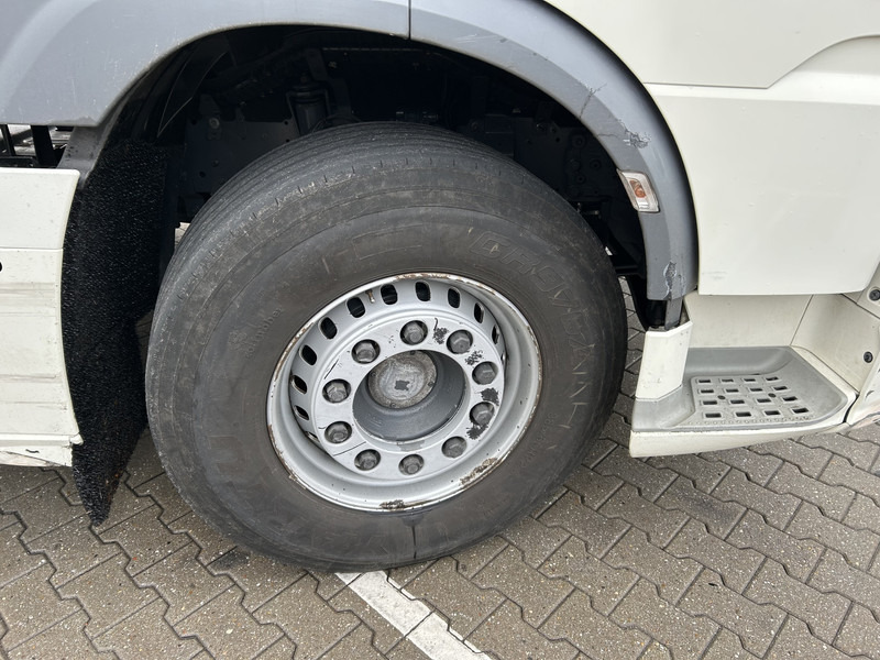 Sattelzugmaschine DAF XF 480 FT SSC / 591 dkm / 2 Tanks / APK TUV 09-26: das Bild 11 Sattelzugmaschine DAF XF 480 FT SSC / 591 dkm / 2 Tanks / APK TUV 09-26: das Bild 11