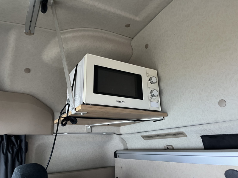 Sattelzugmaschine Mercedes-Benz Actros 1842 StreamSpace / 939 dkm / 2 Tanks / NL Truck: das Bild 8 Sattelzugmaschine Mercedes-Benz Actros 1842 StreamSpace / 939 dkm / 2 Tanks / NL Truck: das Bild 8