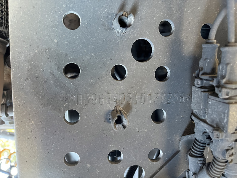 Sattelzugmaschine Mercedes-Benz Actros 1842 StreamSpace / 939 dkm / 2 Tanks / NL Truck: das Bild 11 Sattelzugmaschine Mercedes-Benz Actros 1842 StreamSpace / 939 dkm / 2 Tanks / NL Truck: das Bild 11