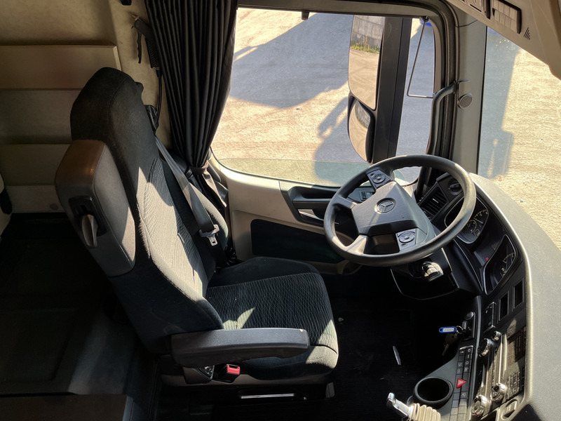 Mercedes-Benz Actros 1842 Streamspace / 840 dkm / 2 Tanks / NL Truck - Sattelzugmaschine: das Bild 3 Mercedes-Benz Actros 1842 Streamspace / 840 dkm / 2 Tanks / NL Truck - Sattelzugmaschine: das Bild 3