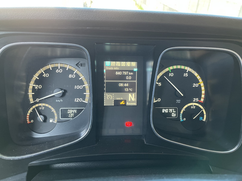 Mercedes-Benz Actros 1842 Streamspace / 840 dkm / 2 Tanks / NL Truck - Sattelzugmaschine: das Bild 4 Mercedes-Benz Actros 1842 Streamspace / 840 dkm / 2 Tanks / NL Truck - Sattelzugmaschine: das Bild 4