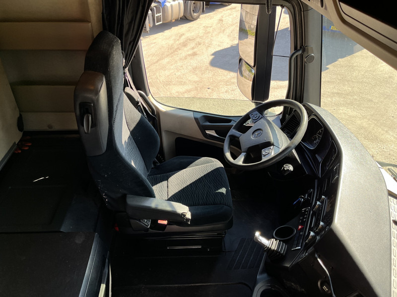 Mercedes-Benz Actros 1842 Streamspace / 937 dkm / 2 Tanks / NL Truck - Sattelzugmaschine: das Bild 3 Mercedes-Benz Actros 1842 Streamspace / 937 dkm / 2 Tanks / NL Truck - Sattelzugmaschine: das Bild 3
