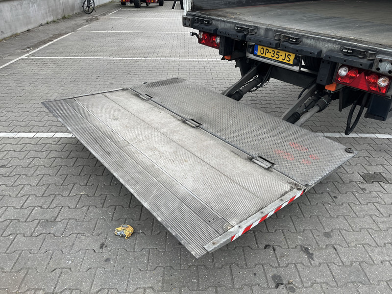 Schmitz Cargobull SCB S2 / Box Trailer / 2 axle / Loadlift / APK TUV 04-26 - Koffer Auflieger: das Bild 5 Schmitz Cargobull SCB S2 / Box Trailer / 2 axle / Loadlift / APK TUV 04-26 - Koffer Auflieger: das Bild 5