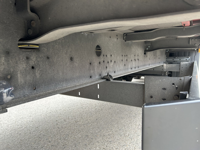 Koffer Auflieger Schmitz Cargobull SCB S3B / Box Trailer / 2x Liftaxle / APK TUV 08-26: das Bild 13