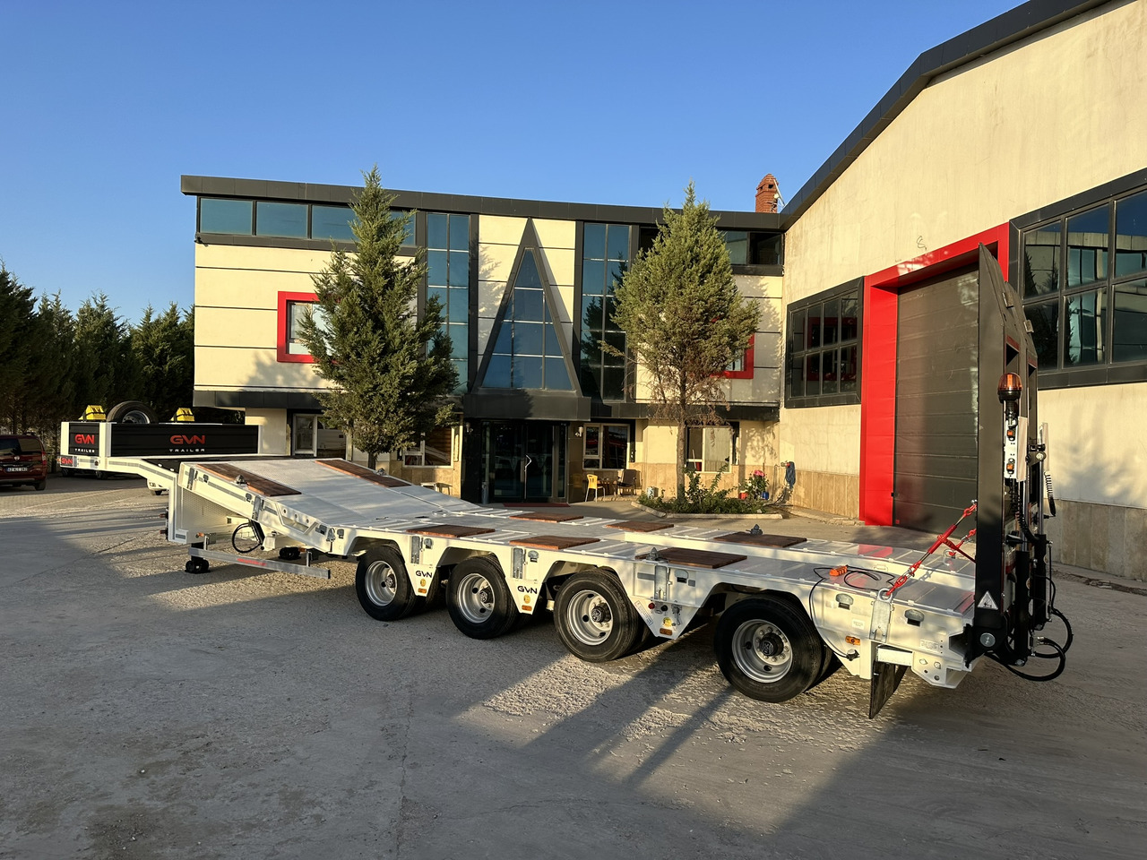 GVN Trailer 4 AXLE HYDRAULIC PLATFORM LOWBED - Tieflader Auflieger: das Bild 3 GVN Trailer 4 AXLE HYDRAULIC PLATFORM LOWBED - Tieflader Auflieger: das Bild 3