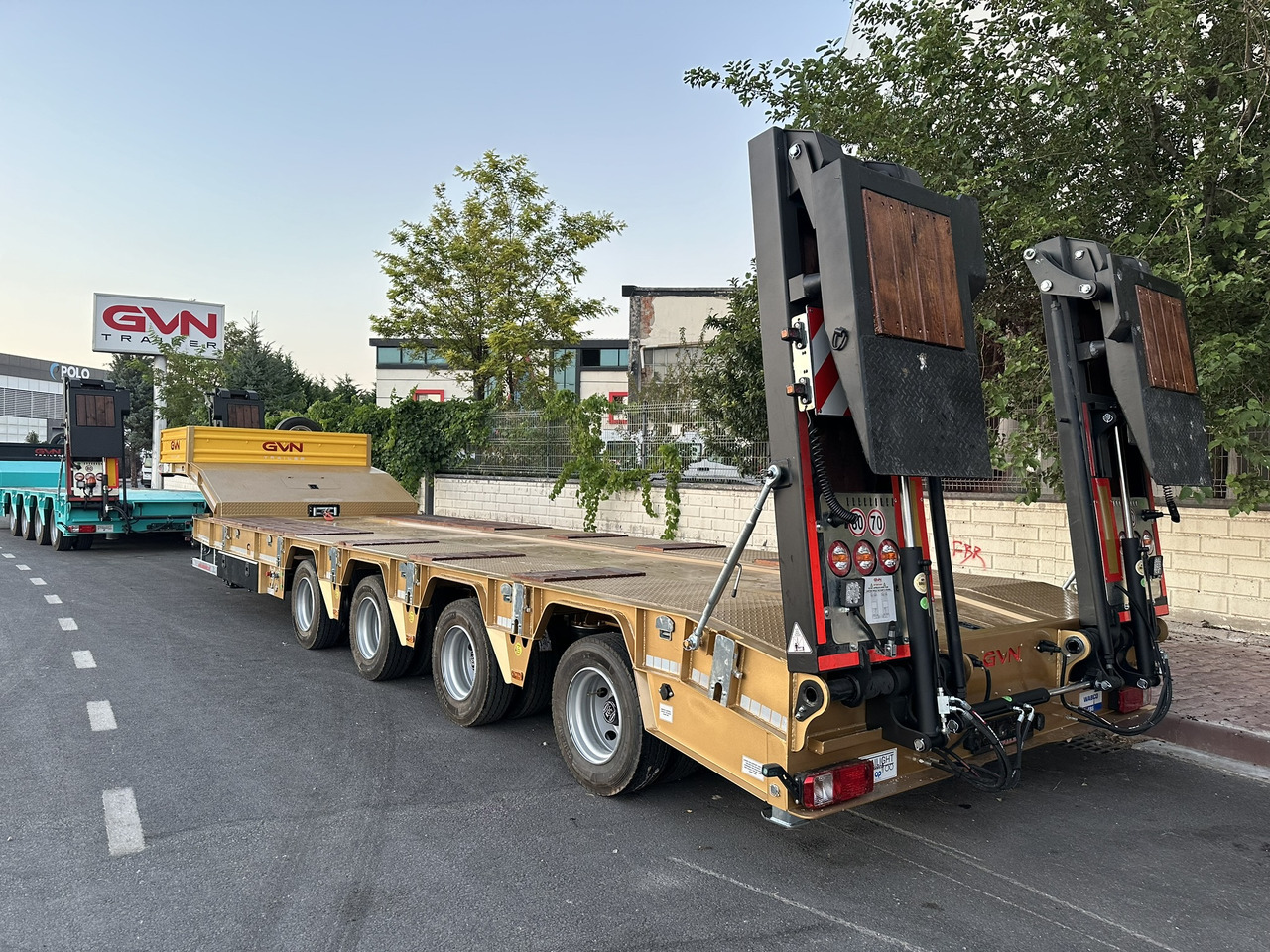 GVN Trailer 4 AXLE LOWBED - Tieflader Auflieger: das Bild 2 GVN Trailer 4 AXLE LOWBED - Tieflader Auflieger: das Bild 2