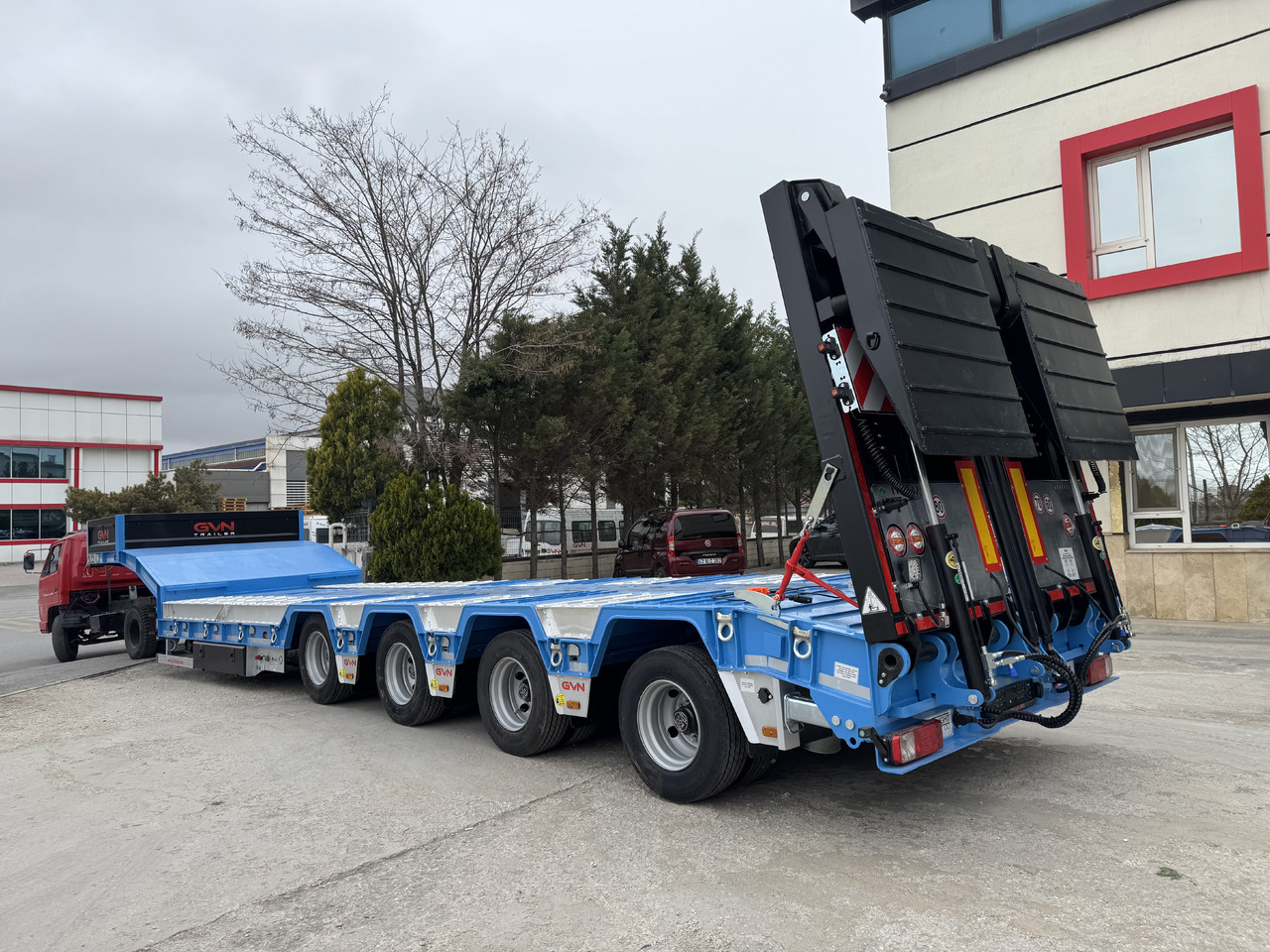GVN Trailer 4 AXLE LOWBED WITH WHEEL RECESSES - Tieflader Auflieger: das Bild 1 GVN Trailer 4 AXLE LOWBED WITH WHEEL RECESSES - Tieflader Auflieger: das Bild 1