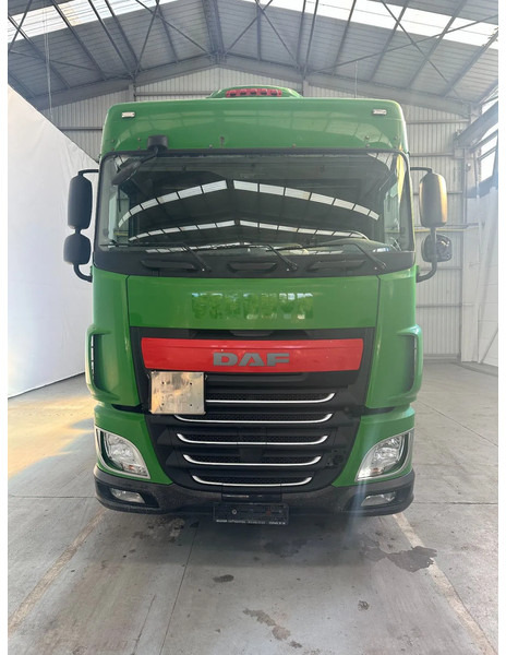 Sattelzugmaschine DAF XF 106.440 SPACECAB /ADR /INTARDER: das Bild 7